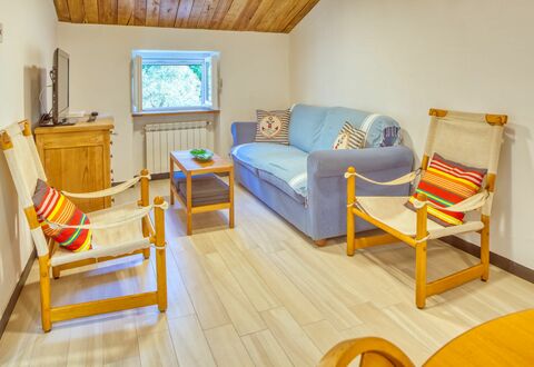 Il Frantoio Del Mesco - Levanto: Wood, Floor, Interior Design, Room, Yellow, Flooring, Hardwood, Home, Living Room, Furniture