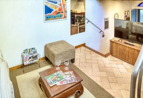 Mario - Levanto: Room, Interior Design, Couch, Interior Design, Picture Frame, Hardwood, Living Room, Coffee Table, Linens, Studio Couch