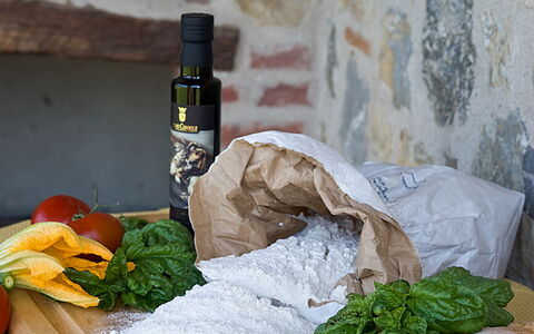 Villa Miravalle: Food, Tableware, Ingredient, Bottle, Table, Orange, Natural Foods, Fruit