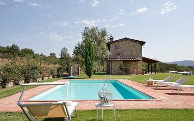 Villa Miravalle: Sky, Plant, Cloud, Swimming Pool, Tree, Building, Shade, Land Lot, Grass, Leisure