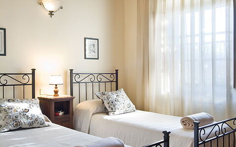 Cottage Capanna: Furniture, Property, Window, Comfort, Light, Wood, Bed Frame, Building, Lighting