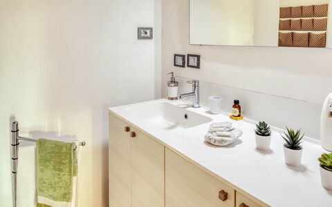 Studio Fede - Levanto: Tap, Cabinetry, Sink, Property, Plumbing Fixture, Furniture, Plant, Countertop, Flowerpot, Wood