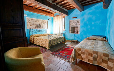 Agriturismo Il Molino Di Uncinano: Property, Furniture, Wood, Living Room, Interior Design, Table, Picture Frame, Floor, Flooring, Hardwood