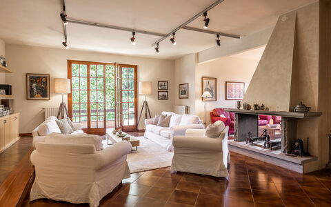 Villa Del Mugello: Picture Frame, Furniture, Comfort, Wood, Decoration, Houseplant, Interior Design, Floor, Window, Living Room