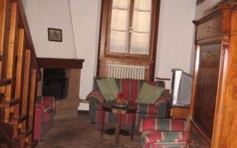 Residenza D'epoca: Property, Window, Wood, Building, Plant, House, Wood Stain, Floor, Houseplant, Living Room