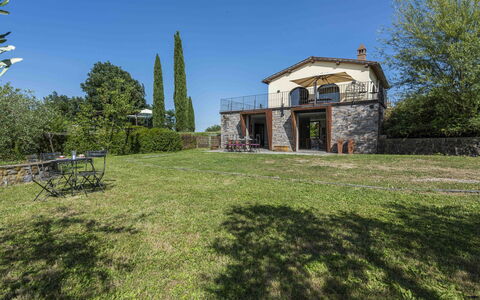 Casina Dell'acquaborra: Home, Estate, Cottage, Farmhouse, Garden, Lawn, Fence, Landscaping, Yard, Villa