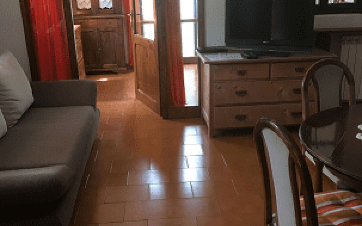 Accommodation:&nbsp;Apartment 3