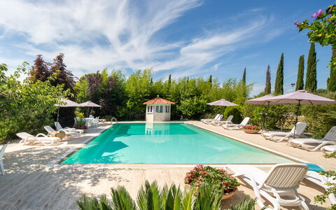 Villa Lorenzana: Water, Plant, Cloud, Sky, Swimming Pool, Azure, Tree, Arecales, Building, Outdoor Furniture