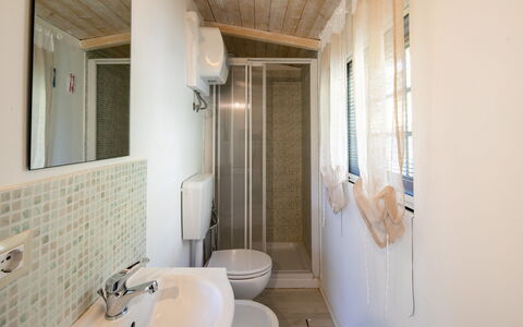 Casa Del Colle: Mirror, Sink, Tap, Property, Plumbing Fixture, Bathroom, Bathroom Sink, Wood, Interior Design, Building