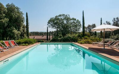 Lavacchio 10: Water, Sky, Plant, Property, Swimming Pool, Azure, Tree, Shade, Body Of Water, Leisure