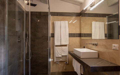 Villa Lucarella: Interior Design, Flooring, Floor, Bathroom, Plumbing Fixture, Room, Furniture, Lighting, Ceiling, Sink