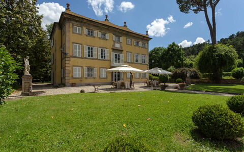 Villa Vorno: Cloud, Plant, Building, Sky, Window, Tree, Natural Landscape, Land Lot, House, Grass