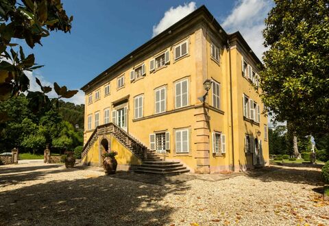 Villa Vorno: Sky, Plant, Building, Window, Cloud, Tree, Sunlight, House, Door, Residential Area
