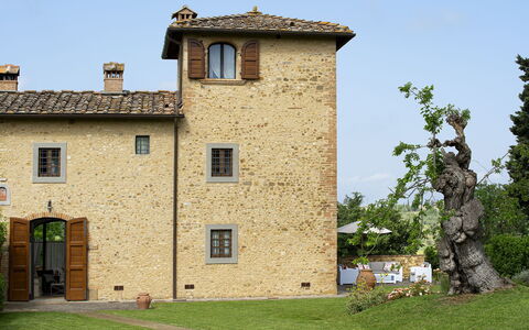 Villa Pianora: Sky, Building, Plant, Window, Tree, Land Lot, Door, House, Facade, Cottage