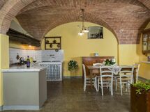 Accommodation:&nbsp;Cantina Holiday Home