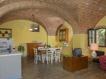 Accommodation:&nbsp;Cantina Holiday Home