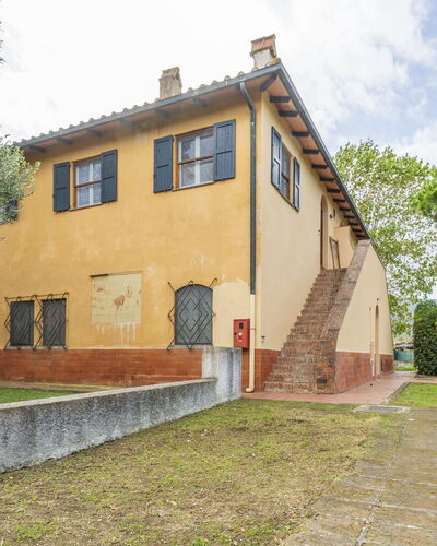 Holiday Home Giannella: Plant, Building, Property, Sky, Window, Tree, Cloud, Land Lot, Grass, Cottage