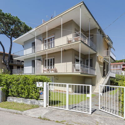 Casa Lelia: Plant, Sky, Building, Window, House, Urban Design, Land Lot, Tree, Fence, Condominium