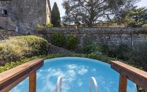 Villa San Gennaro: Plant, Property, Water, Sky, Leaf, Tree, Natural Landscape, Vegetation, Grass, Biome