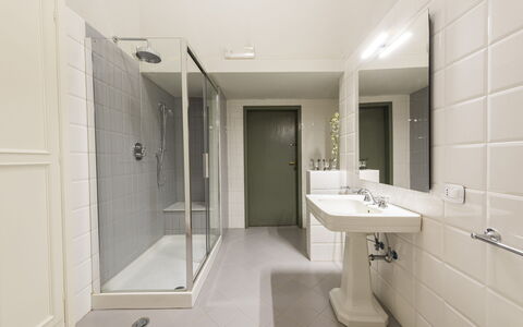 Villa San Gennaro: Mirror, Tap, Sink, Bathroom Sink, Plumbing Fixture, Building, Plant, Bathroom