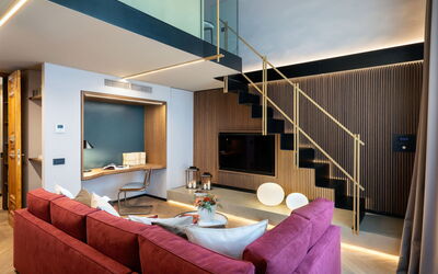 Maestri di Pietra: Property, Furniture, Comfort, Wood, Interior Design, Couch, Flooring, Living Room, Floor, Television