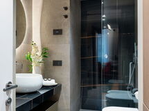 arte-della-lana-firenze-bathroom