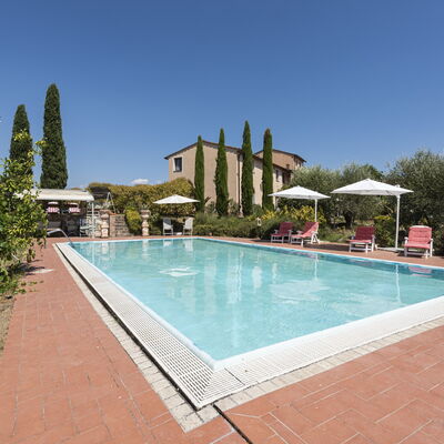 Villa Cevoli: Water, Plant, Swimming Pool, Sky, Tree, Rectangle, Chair, Leisure, Shade, Composite Material