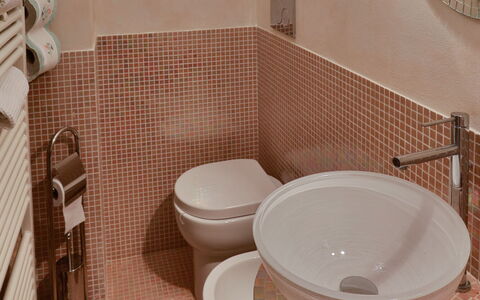 La Quiete: Brown, Plumbing Fixture, Tap, Bathroom Sink, Property, Sink, Bathroom, Dishware, Interior Design, Purple