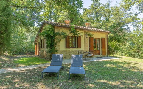 Borgo Al Castello: Plant, Building, Window, Tree, Shade, House, Land Lot, Leisure, Door, Public Space