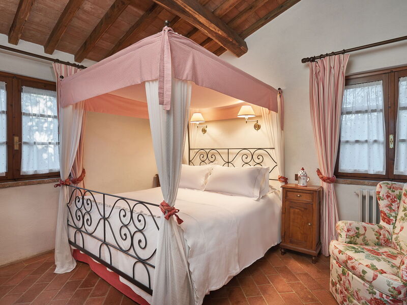 Accommodation:&nbsp;Santa Lucia