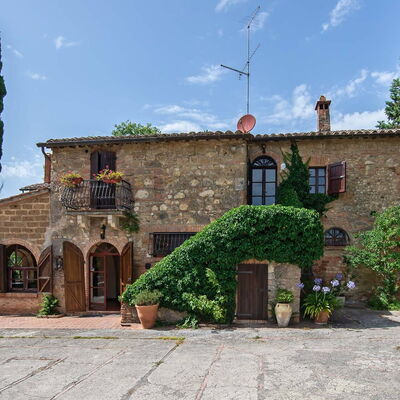 Villa Pania: Sky, Plant, Cloud, Building, Window, Tree, House, Cottage, Door, Grass
