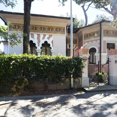 Villa Marconi: Plant, Property, Sky, Tree, Wall, Facade, Leisure, Building, City, Place Of Worship