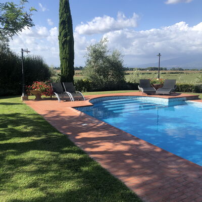 Il Campanile: Cloud, Water, Sky, Plant, Daytime, Property, Tree, Shade, Architecture, Natural Landscape