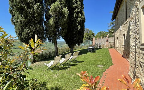 Montauto: Plant, Sky, Building, Tree, Vegetation, Natural Landscape, Grass, Road Surface, Woody Plant, Landscape