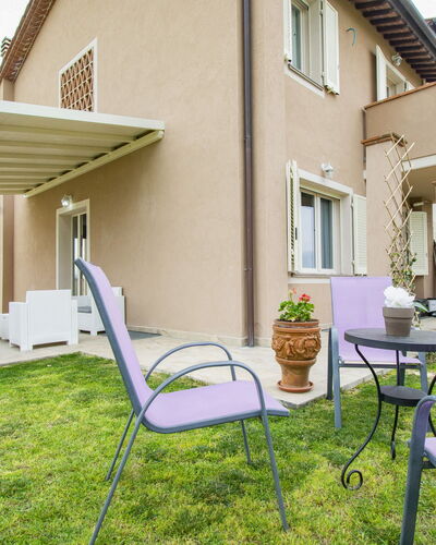 Del Sole: Plant, Building, Window, Chair, House, Shade, Land Lot, Outdoor Furniture, Residential Area, Wall