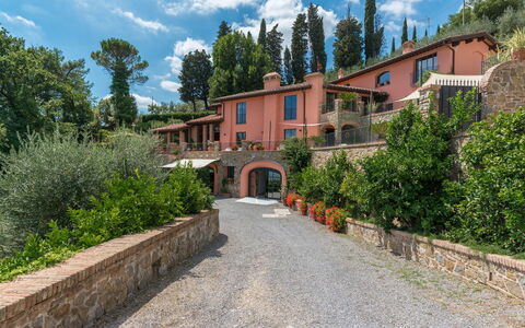 Villa Vico: Sky, Cloud, Plant, Building, Window, Tree, Road Surface, House, Neighbourhood, Landscape