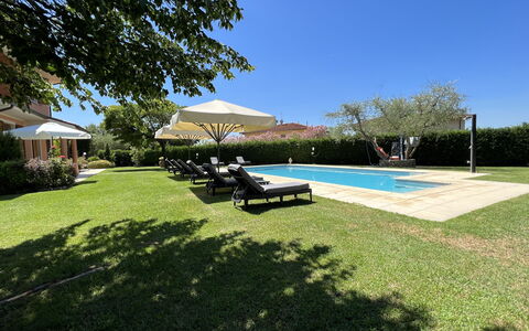 Villino Setteponti: Plant, Sky, Shade, Outdoor Furniture, Tree, Land Lot, Grass, Leisure, Swimming Pool, Landscape