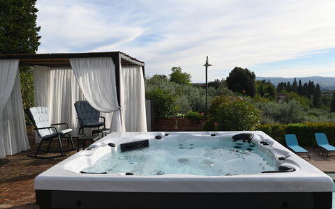 Villa Tresanti: Water, Sky, Plant, Cloud, Bathtub, Swimming Pool, Azure, Jacuzzi, Jacuzzi, Interior Design