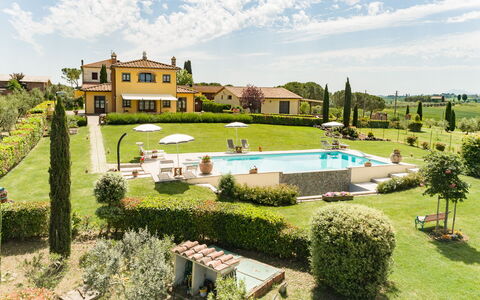 Villa Dei Ciliegi: Cloud, Plant, Sky, Property, Building, Green, Tree, Land Lot, Urban Design, Grass