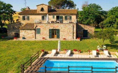 Podere La Sterza: Plant, Property, Building, Window, Sky, Tree, Water, Nature, Swimming Pool, House