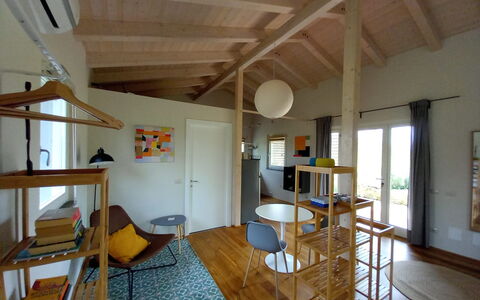 Accommodation:&nbsp;Eco-house
