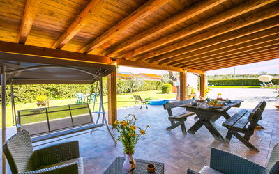 Accommodation:&nbsp;La Casina 650.3