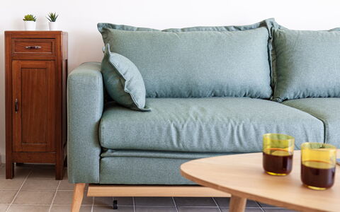 Casa Grande Mare - Levanto: Furniture, Couch, Property, Door, Table, Rectangle, Interior Design, Studio Couch, Wood, Pillow