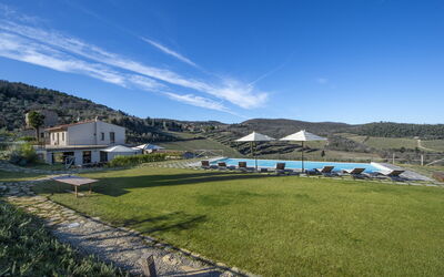 Bella Di Panzano: Sky, Cloud, Plant, Mountain, Highland, Land Lot, Grass, Window, Natural Landscape, Grassland