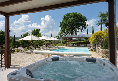 Villa Castelluccio - Arezzo, Toscana: Sky, Cloud, Water, Plant, Property, Swimming Pool, Building, Azure, Shade, Outdoor Furniture