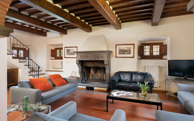 Castelluccio Quadri - Arezzo, Toscana: Couch, Property, Table, Furniture, Picture Frame, Wood, Living Room, Interior Design, Lighting, Studio Couch
