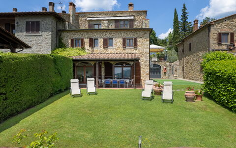 Villa Olivi - Subbiano, Toscana, Pool And Nature: Plant, Cloud, Sky, Property, Window, Building, Land Lot, Grass, Residential Area, Cottage
