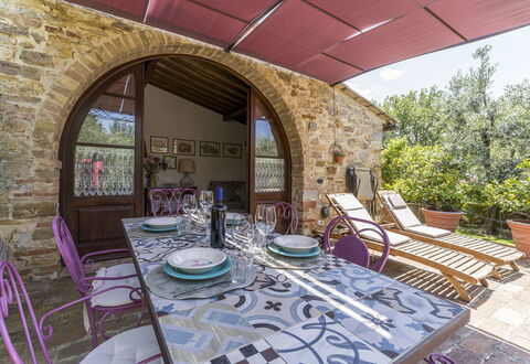 Casa Anita - Castellina In Chianti - Granaio, Tosc: Furniture, Table, Property, Plant, Chair, Building, Interior Design, Architecture, Window, House