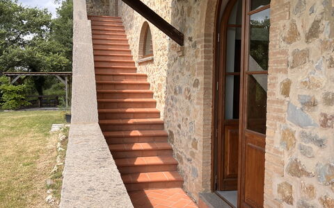 Villa Monticello: Property, Plant, Wood, Building, Sky, Shade, Brickwork, Brick, Stairs