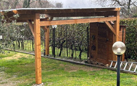 Fienile Di Fabio - Colline Fiorentine Vaiano, Tosc: Wood, Garden, Wood Stain, Backyard, Shade, Hardwood, Outdoor Structure, Garden Buildings, Pergola, Landscaping
